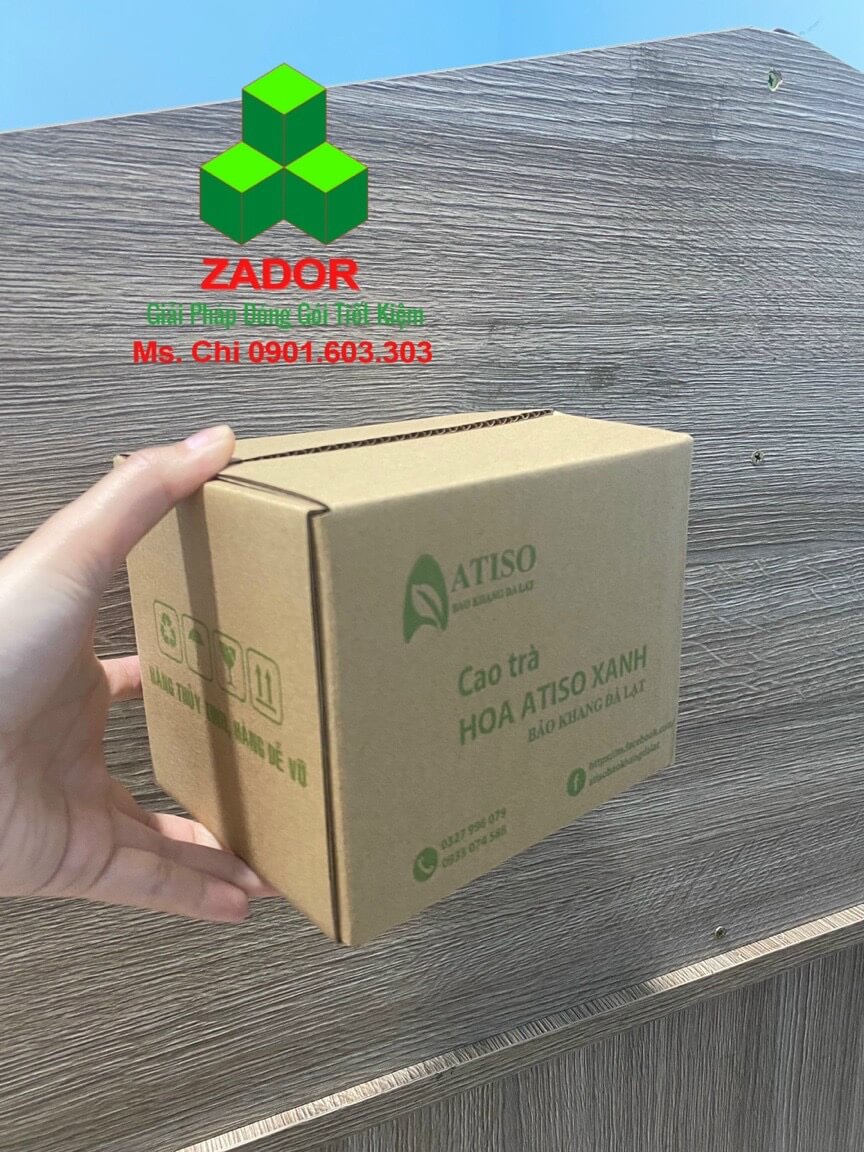 Một thùng carton tại Zador giá bao nhiêu?